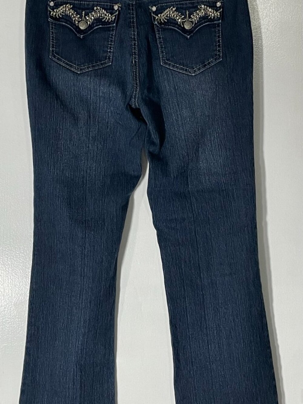 Roz & Ali Women’s Embroidered Beaded Jeans Size 10 Wide Leg Dark Wash Excellent - Picture 4 of 16